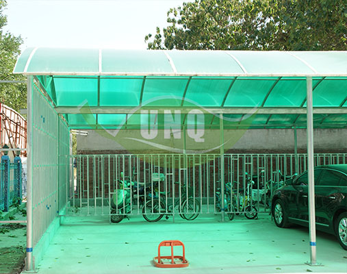 陽光板車棚